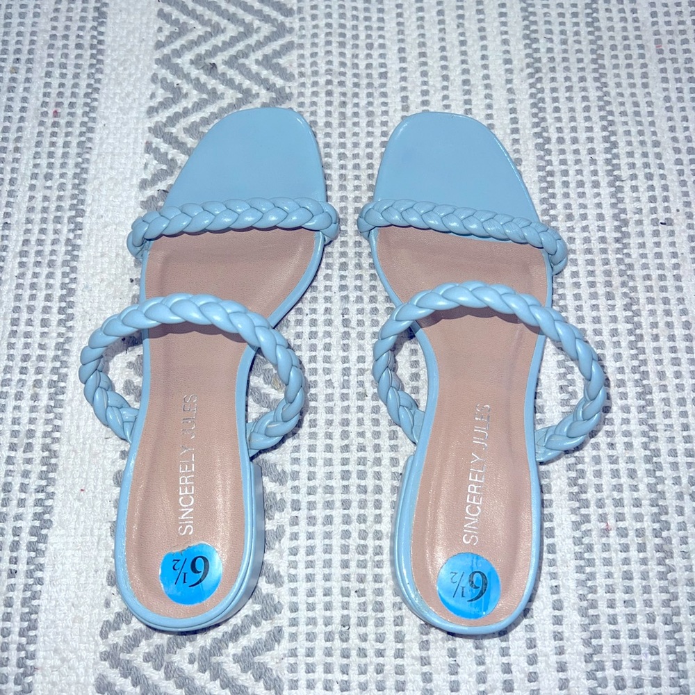 Blue sandal with small heel!